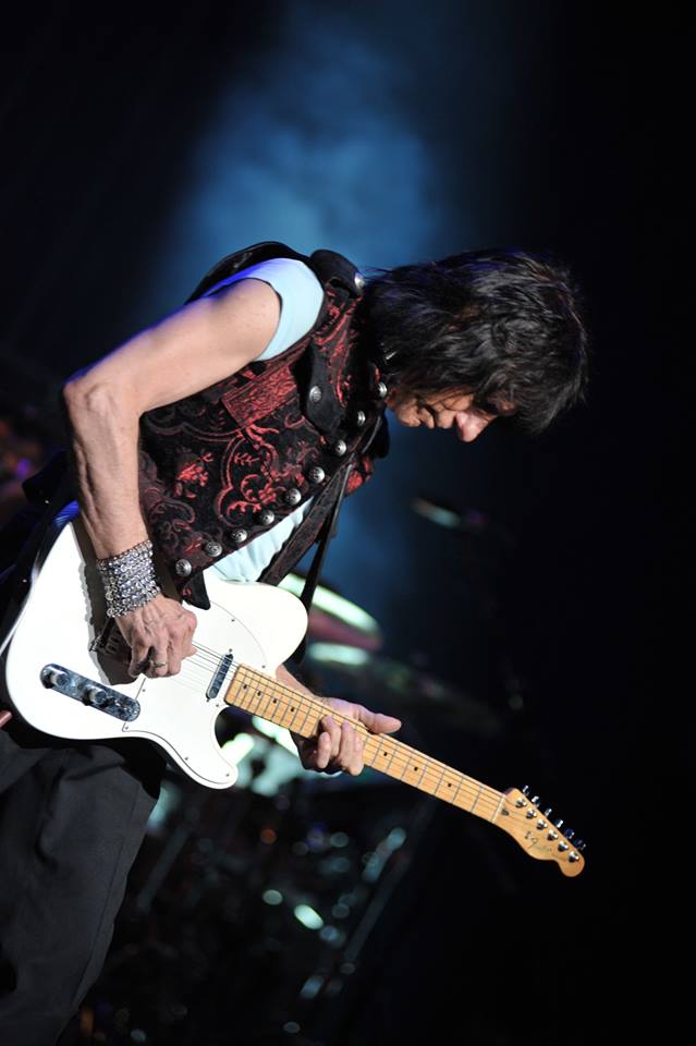 Jeff Beck Ancienne Belgique, picture 8, photographed by Gunther Moens - FrontView Magazine