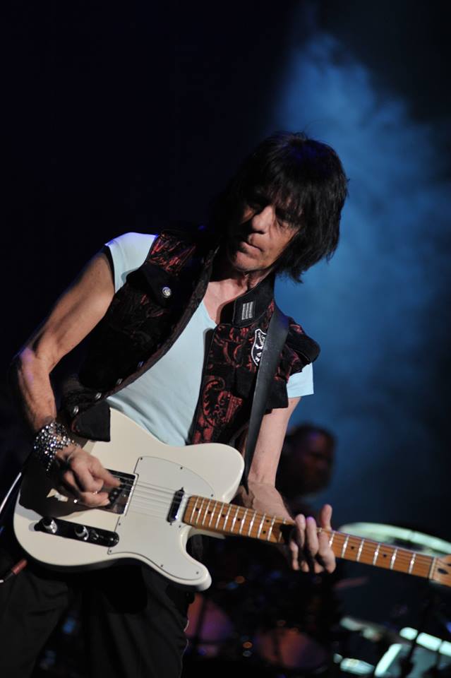 Jeff Beck Ancienne Belgique, picture 9, photographed by Gunther Moens - FrontView Magazine