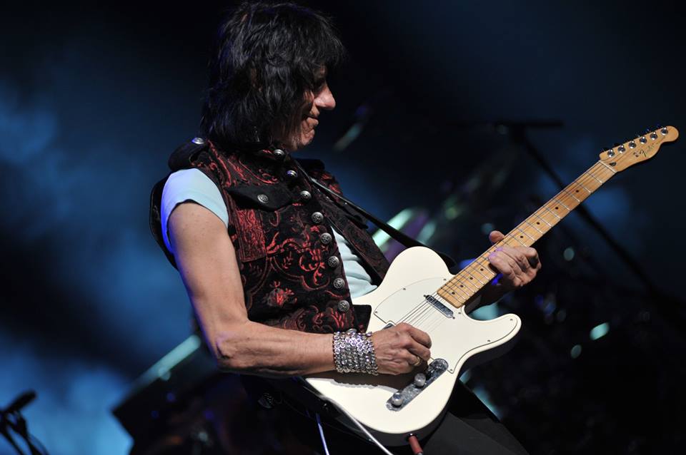 Jeff Beck Ancienne Belgique, picture 11, photographed by Gunther Moens - FrontView Magazine