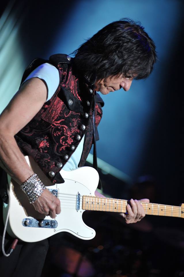 Jeff Beck Ancienne Belgique, picture 12, photographed by Gunther Moens - FrontView Magazine