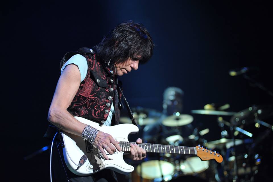 Jeff Beck Ancienne Belgique, picture 13, photographed by Gunther Moens - FrontView Magazine