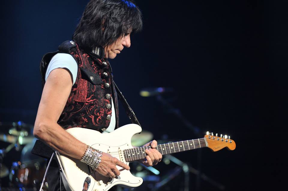 Jeff Beck Ancienne Belgique, picture 14, photographed by Gunther Moens - FrontView Magazine