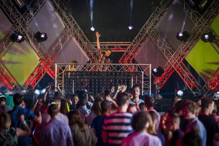 Structure Festival 2014 @ Terneuzen, picture 2, photographed by sven dullaert - FrontView Magazine