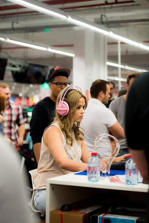 Camille Van Brabander : Counter-Strike Condition Zero Shootout at Media Markt Gent, picture 3, photographed by Jonas Wallecan - FrontView Magazine
