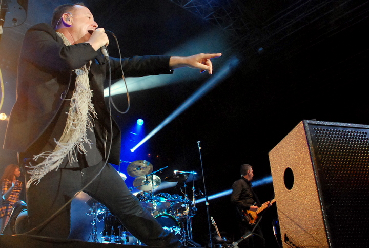 Simple Minds @ Retropop 2014, picture 8, photographed by Peter Minnebo - FrontView Magazine