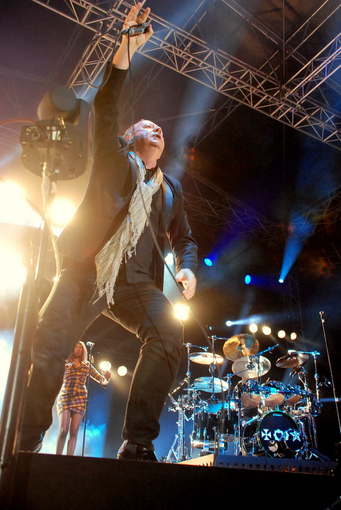 Simple Minds @ Retropop 2014, picture 9, photographed by Peter Minnebo - FrontView Magazine
