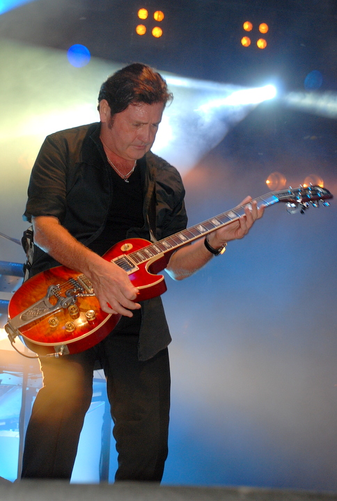 Simple Minds @ Retropop 2014, picture 13, photographed by Peter Minnebo - FrontView Magazine