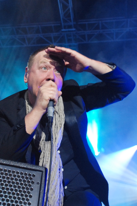 Simple Minds @ Retropop 2014, picture 14, photographed by Peter Minnebo - FrontView Magazine