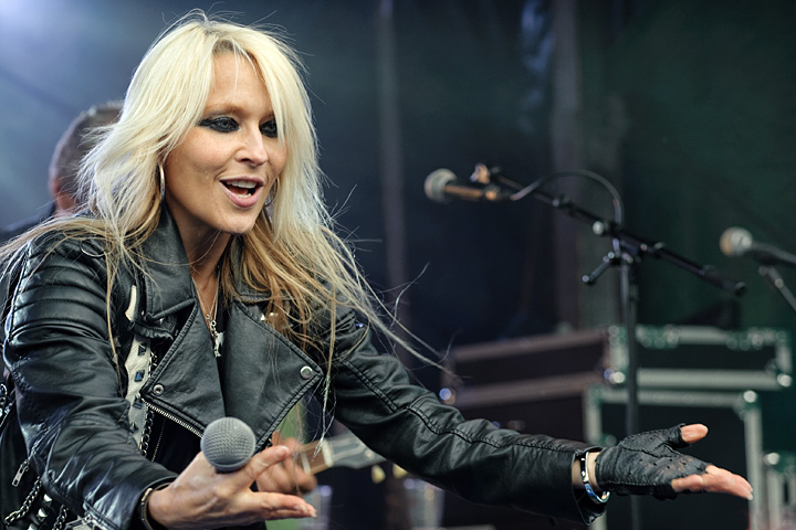 Doro @ Loaf Festival - Eupen, picture 32, photographed by Paul Nouwen - FrontView Magazine