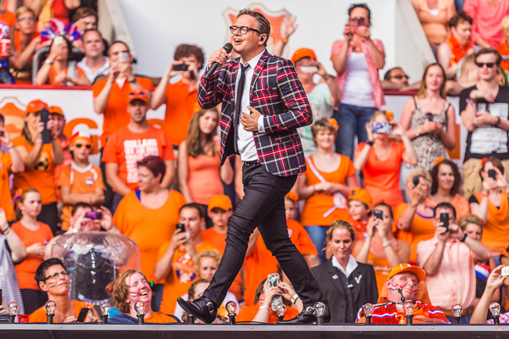 Guus Meeuwis - Groots met een zachte G @ Philips Stadion Eindhoven, foto 4, foto's door Elke Briers - FrontView Magazine