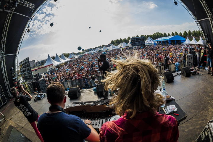 Vestrock 2014 dag 1 bands @ Hulst, foto 13, foto's door sven dullaert - FrontView Magazine