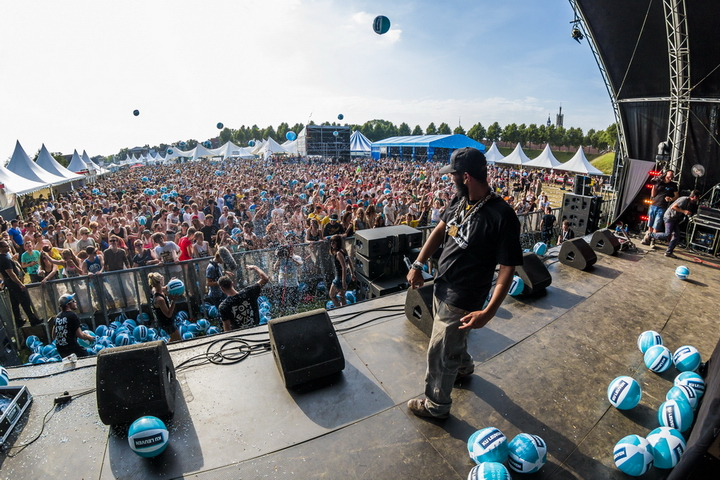 Vestrock 2014 dag 1 bands @ Hulst, foto 14, foto's door sven dullaert - FrontView Magazine