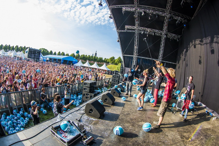 Vestrock 2014 dag 1 bands @ Hulst, foto 16, foto's door sven dullaert - FrontView Magazine