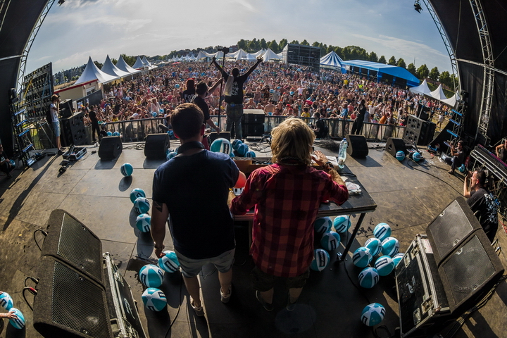 Vestrock 2014 dag 1 bands @ Hulst, foto 18, foto's door sven dullaert - FrontView Magazine