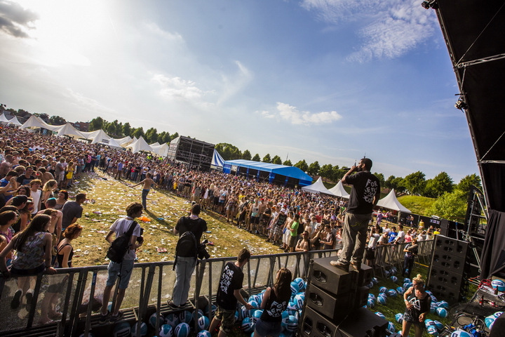 Vestrock 2014 dag 1 bands @ Hulst, foto 68, foto's door sven dullaert - FrontView Magazine