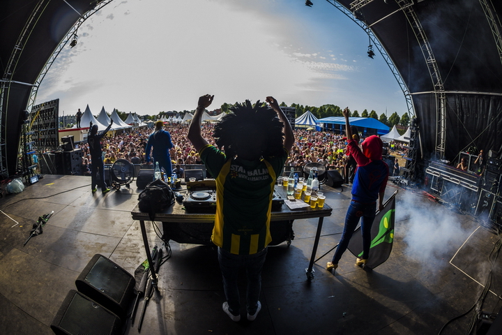 Vestrock 2014 dag 2 @ Hulst, picture 14, photographed by sven dullaert - FrontView Magazine