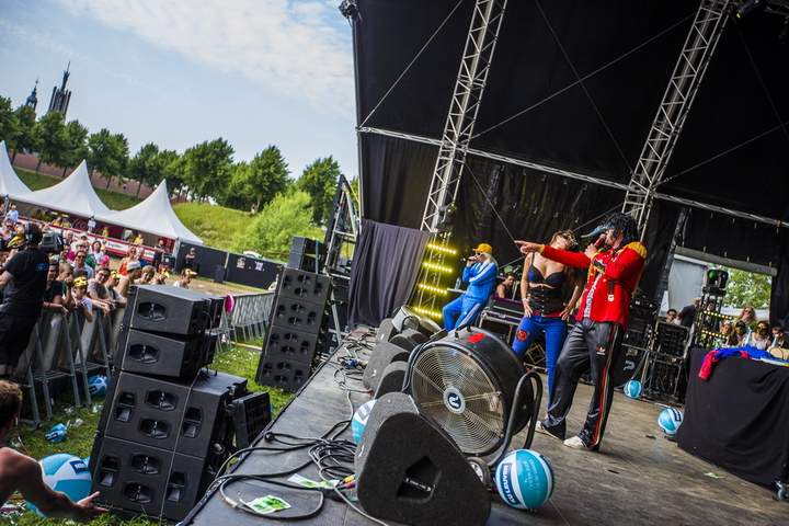 Vestrock 2014 dag 2 @ Hulst, picture 18, photographed by sven dullaert - FrontView Magazine