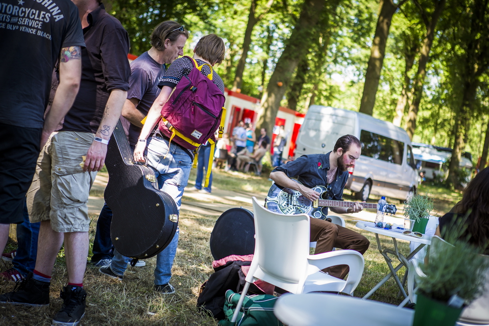 Vestrock 2014 sfeer @ Hulst, picture 2, photographed by sven dullaert - FrontView Magazine