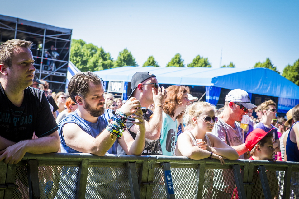 Vestrock 2014 sfeer @ Hulst, picture 3, photographed by sven dullaert - FrontView Magazine
