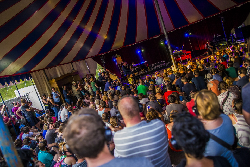 Vestrock 2014 sfeer @ Hulst, picture 23, photographed by sven dullaert - FrontView Magazine