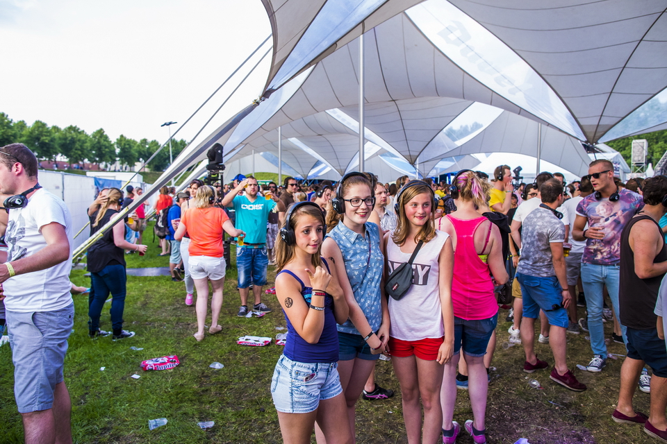 Vestrock 2014 sfeer @ Hulst, picture 25, photographed by sven dullaert - FrontView Magazine
