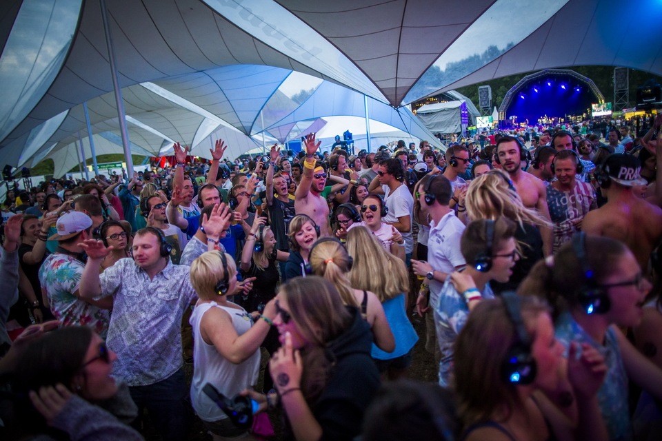 Vestrock 2014 sfeer @ Hulst, picture 32, photographed by sven dullaert - FrontView Magazine