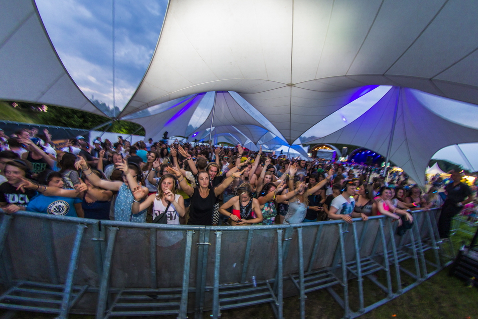 Vestrock 2014 sfeer @ Hulst, picture 35, photographed by sven dullaert - FrontView Magazine