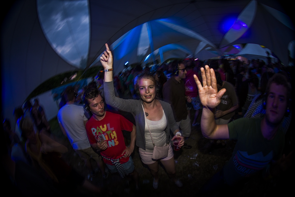 Vestrock 2014 sfeer @ Hulst, picture 37, photographed by sven dullaert - FrontView Magazine