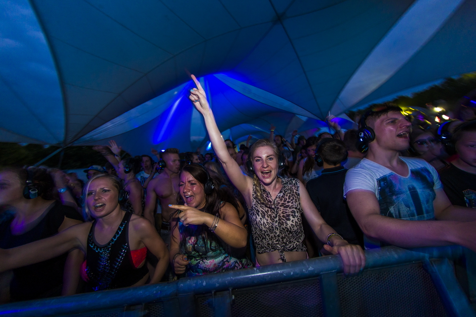Vestrock 2014 sfeer @ Hulst, picture 43, photographed by sven dullaert - FrontView Magazine
