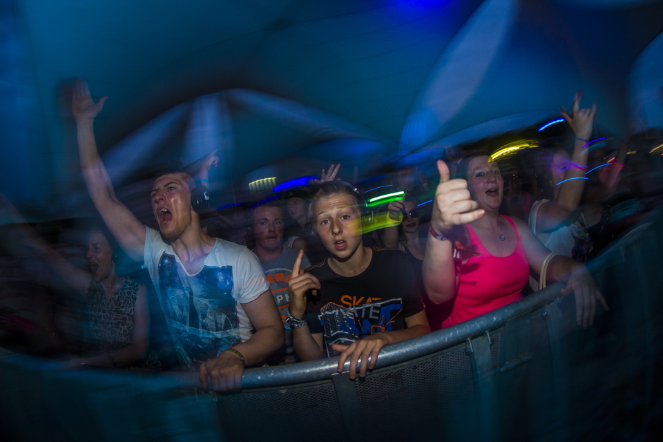 Vestrock 2014 sfeer @ Hulst, picture 44, photographed by sven dullaert - FrontView Magazine