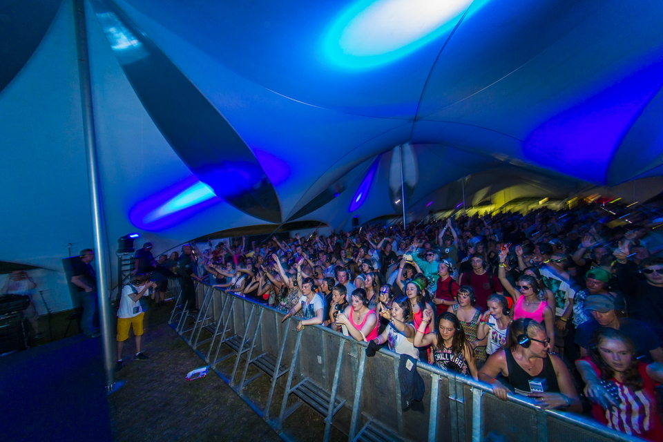 Vestrock 2014 sfeer @ Hulst, picture 46, photographed by sven dullaert - FrontView Magazine