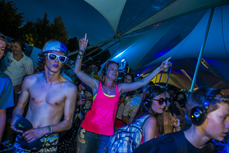 Vestrock 2014 sfeer @ Hulst, picture 47, photographed by sven dullaert - FrontView Magazine