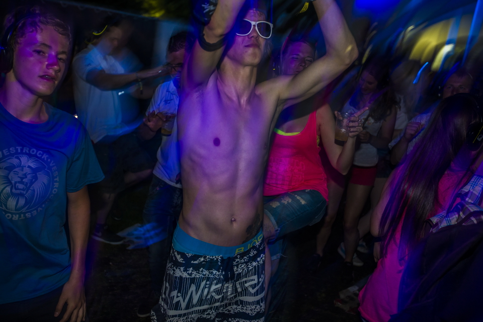 Vestrock 2014 sfeer @ Hulst, picture 48, photographed by sven dullaert - FrontView Magazine