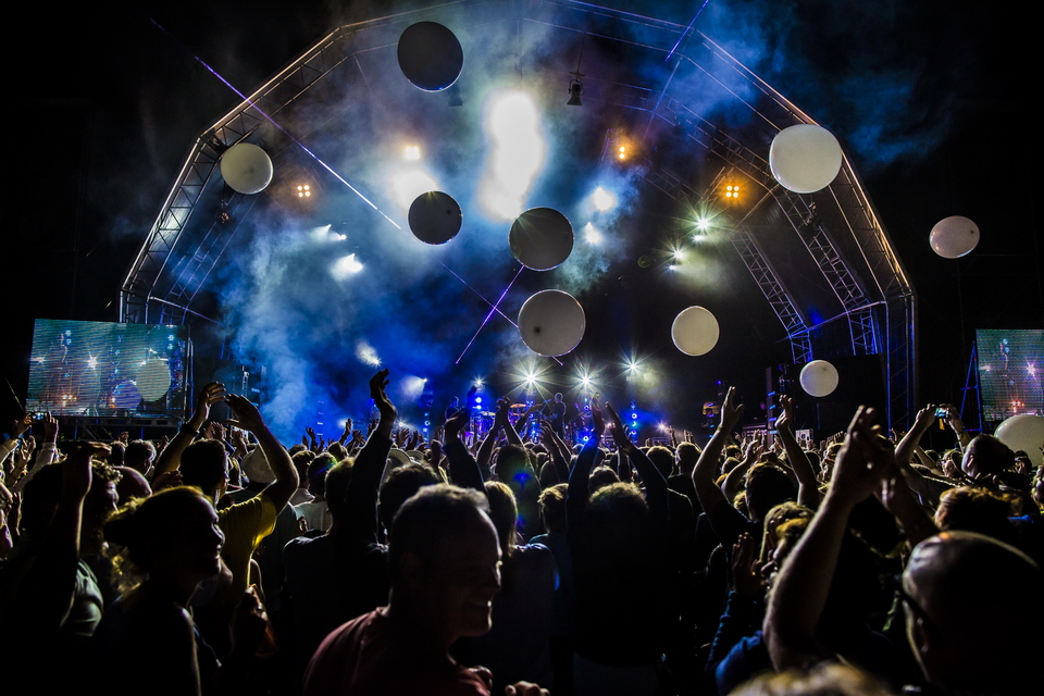 Vestrock 2014 sfeer @ Hulst, picture 66, photographed by sven dullaert - FrontView Magazine
