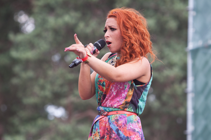 2 Fabiola @ pennenzakkenrock 2014, picture 8, photographed by Carine Wouters - FrontView Magazine