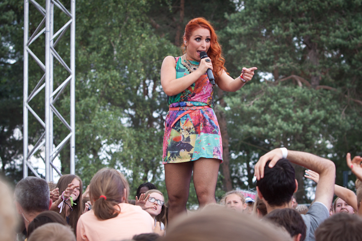 2 Fabiola @ pennenzakkenrock 2014, picture 11, photographed by Carine Wouters - FrontView Magazine