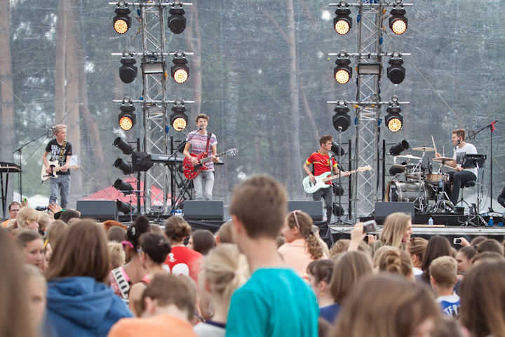 Bandits @ pennenzakkenrock 2014, picture 20, photographed by Carine Wouters - FrontView Magazine