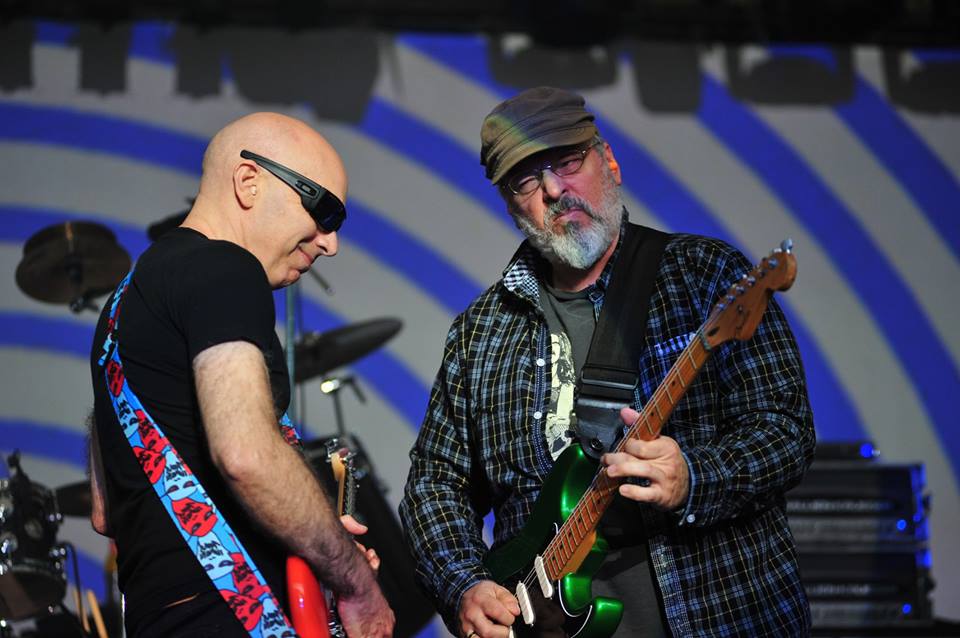 Joe Satriani @ OLT Rivierenhof, picture 11, photographed by Gunther Moens - FrontView Magazine