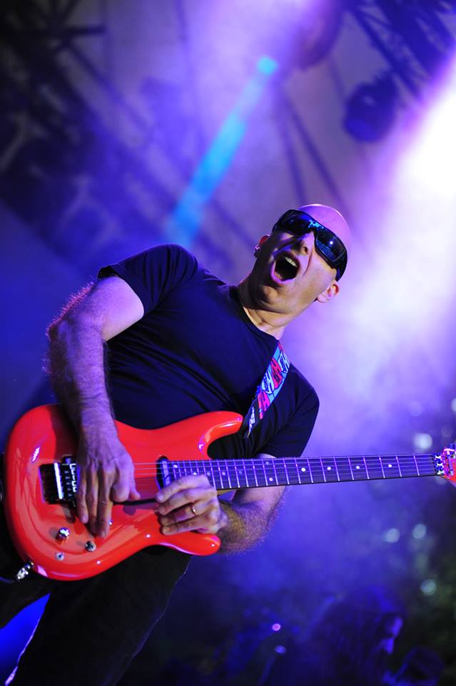Joe Satriani @ OLT Rivierenhof, picture 19, photographed by Gunther Moens - FrontView Magazine