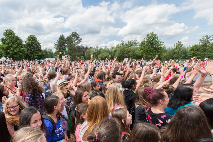 Sfeer, Randanimatie & Publieksfoto's @ Popeiland 2014, foto 26, foto's door Guy Danneels - FrontView Magazine