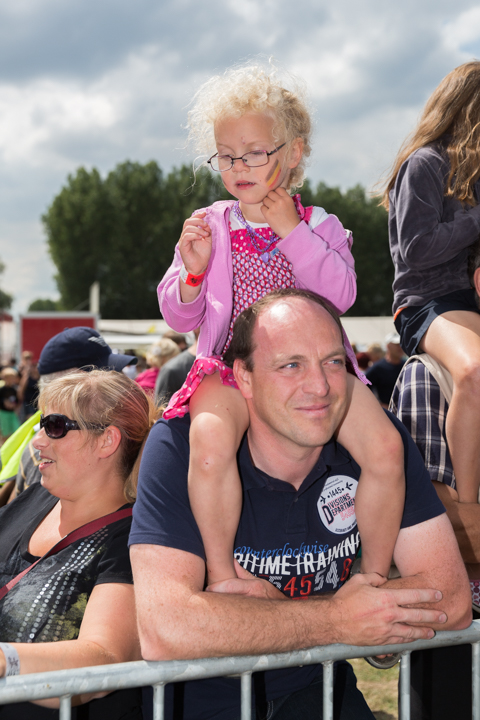 Sfeer, Randanimatie & Publieksfoto's @ Popeiland 2014, foto 34, foto's door Guy Danneels - FrontView Magazine