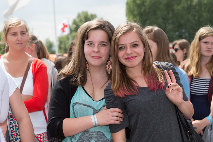 Sfeer, Randanimatie & Publieksfoto's @ Popeiland 2014, foto 37, foto's door Guy Danneels - FrontView Magazine