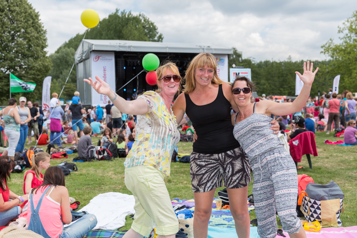 Sfeer, Randanimatie & Publieksfoto's @ Popeiland 2014, foto 49, foto's door Guy Danneels - FrontView Magazine