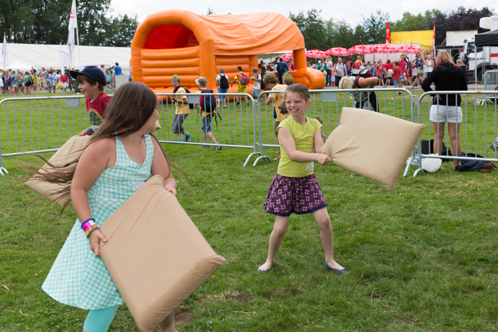 Sfeer, Randanimatie & Publieksfoto's @ Popeiland 2014, foto 61, foto's door Guy Danneels - FrontView Magazine