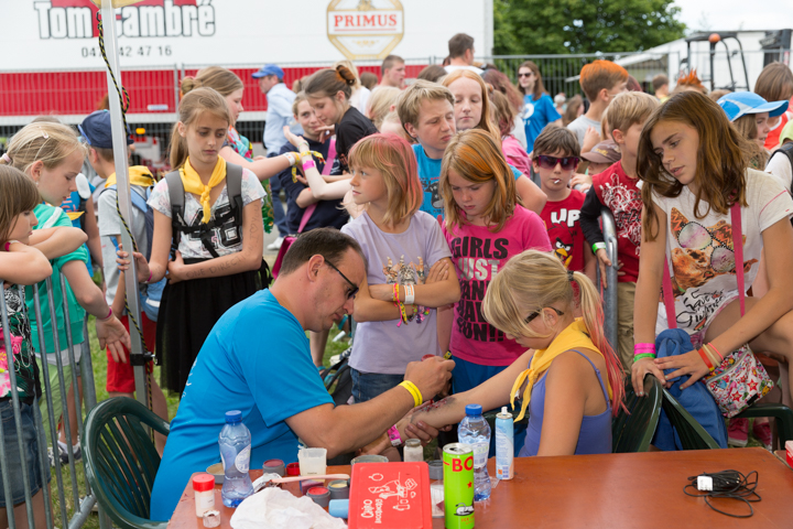 Sfeer, Randanimatie & Publieksfoto's @ Popeiland 2014, foto 63, foto's door Guy Danneels - FrontView Magazine