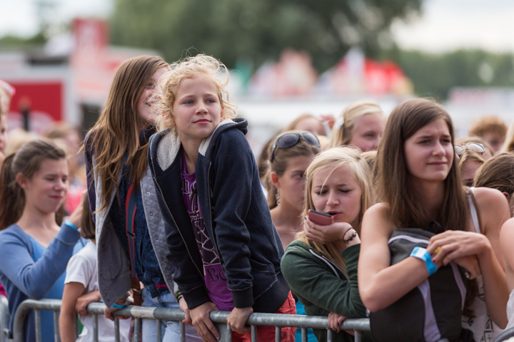 Sfeer, Randanimatie & Publieksfoto's @ Popeiland 2014, foto 89, foto's door Guy Danneels - FrontView Magazine
