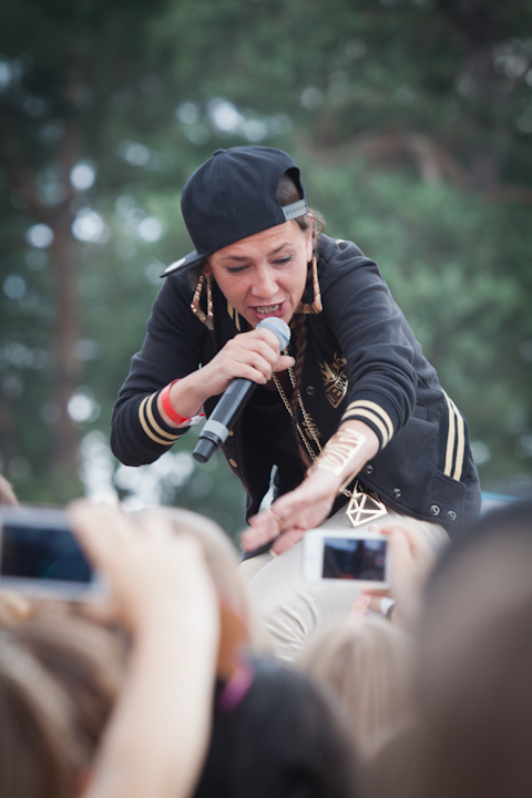 Slongs Dievanongs @ pennenzakkenrock 2014, foto 1, foto's door Carine Wouters - FrontView Magazine