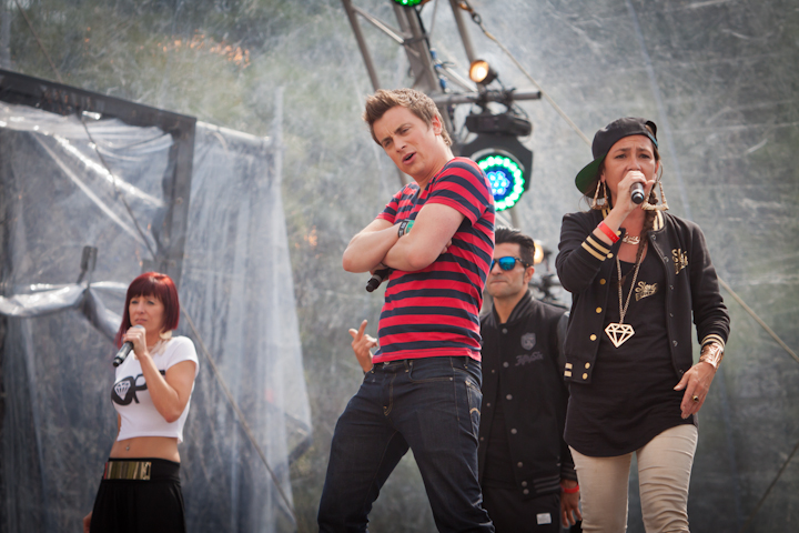 Slongs Dievanongs @ pennenzakkenrock 2014, foto 19, foto's door Carine Wouters - FrontView Magazine