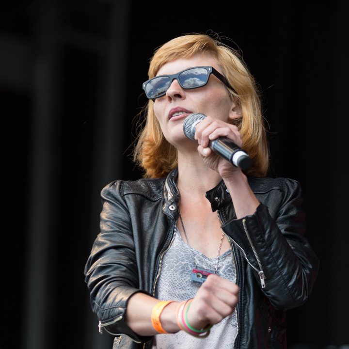 Slongs Dievanongs @ Popeiland 2014, picture 4, photographed by Guy Danneels - FrontView Magazine