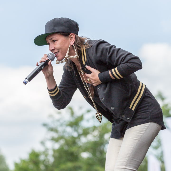 Slongs Dievanongs @ Popeiland 2014, picture 11, photographed by Guy Danneels - FrontView Magazine